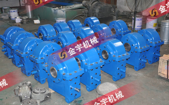 減速機,減速器,蝸輪蝸桿減速機,蝸輪蝸桿副,蝸輪減速機,蝸桿減速機,平面二次包絡減速機,包絡減速機,非標減速機,減速機型號,RV精密減速機,雙導程精密蝸輪蝸桿副,微型減速機,礦山用減速機,鋼廠專用減速機,硬齒面減速機,立式減速機,臥式減速機,圓弧齒蝸輪蝸桿減速機,切紙機專用減速機,輪胎定型硫化機,金宇減速機