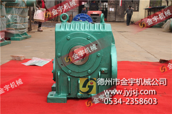 減速機,減速器,蝸輪蝸桿減速機,蝸輪蝸桿副,蝸輪減速機,蝸桿減速機,平面二次包絡減速機,包絡減速機,非標減速機,減速機型號,RV精密減速機,雙導程精密蝸輪蝸桿副,微型減速機,礦山用減速機,鋼廠專用減速機,硬齒面減速機,立式減速機,臥式減速機,圓弧齒蝸輪蝸桿減速機,切紙機專用減速機,輪胎定型硫化機,金宇減速機