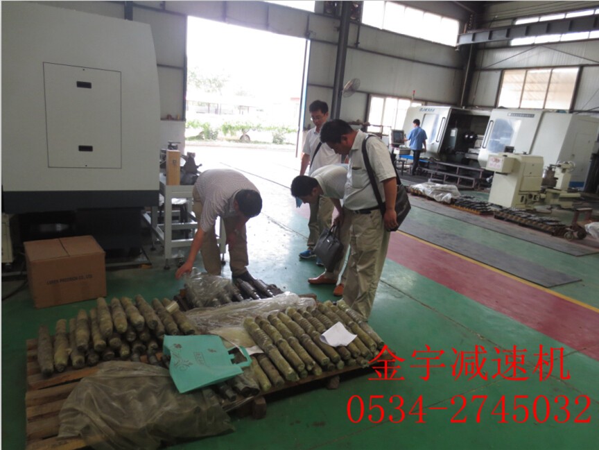 減速機,減速器,蝸輪蝸桿減速機,蝸輪蝸桿副,蝸輪減速機,蝸桿減速機,平面二次包絡減速機,包絡減速機,非標減速機,減速機型號,RV精密減速機,雙導程精密蝸輪蝸桿副,微型減速機,礦山用減速機,鋼廠專用減速機,硬齒面減速機,立式減速機,臥式減速機,圓弧齒蝸輪蝸桿減速機,切紙機專用減速機,輪胎定型硫化機,金宇減速機
