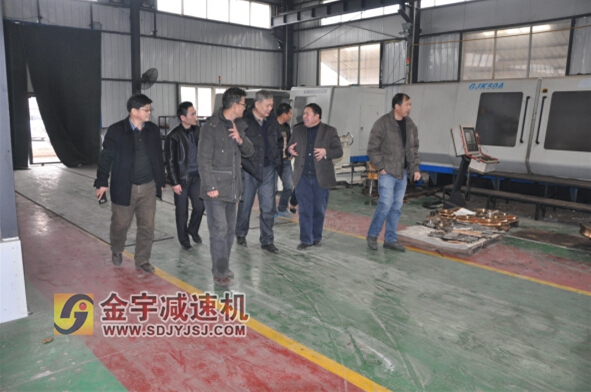 減速機(jī),減速器,蝸輪蝸桿減速機(jī),蝸輪蝸桿副,蝸輪減速機(jī),蝸桿減速機(jī),平面二次包絡(luò)減速機(jī),包絡(luò)減速機(jī),非標(biāo)減速機(jī),減速機(jī)型號,RV精密減速機(jī),雙導(dǎo)程精密蝸輪蝸桿副,微型減速機(jī),礦山用減速機(jī),鋼廠專用減速機(jī),硬齒面減速機(jī),立式減速機(jī),臥式減速機(jī),圓弧齒蝸輪蝸桿減速機(jī),切紙機(jī)專用減速機(jī),輪胎定型硫化機(jī),金宇減速機(jī) 減速機(jī),減速器,蝸輪蝸桿減速機(jī),蝸輪蝸桿副,蝸輪減速機(jī),蝸桿減速機(jī),平面二次包絡(luò)減速機(jī),包絡(luò)減速機(jī),非標(biāo)減速機(jī),減速機(jī)型號,RV精密減速機(jī),雙導(dǎo)程精密蝸輪蝸桿副,微型減速機(jī),礦山用減速機(jī),鋼廠專用減速機(jī),硬齒面減速機(jī),立式減速機(jī),臥式減速機(jī),圓弧齒蝸輪蝸桿減速機(jī),切紙機(jī)專用減速機(jī),輪胎定型硫化機(jī),金宇減速機(jī)