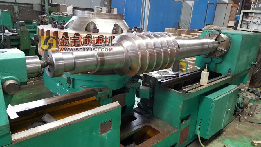 減速機,減速器,蝸輪蝸桿減速機,蝸輪蝸桿副,蝸輪減速機,蝸桿減速機,平面二次包絡減速機,包絡減速機,非標減速機,減速機型號,RV精密減速機,雙導程精密蝸輪蝸桿副,微型減速機,礦山用減速機,鋼廠專用減速機,硬齒面減速機,立式減速機,臥式減速機,圓弧齒蝸輪蝸桿減速機,切紙機專用減速機,輪胎定型硫化機,金宇減速機