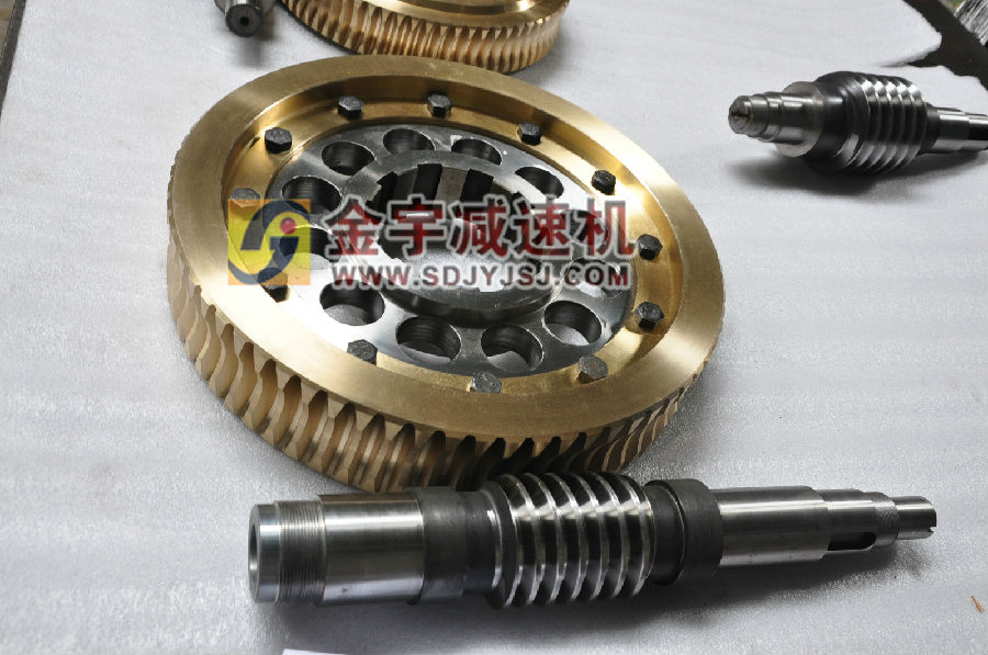 1532418944166163.jpg 平面二次包絡(luò)減速機(jī)