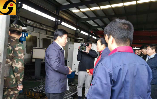 減速機,減速器,蝸輪蝸桿減速機,蝸輪蝸桿副,蝸輪減速機,蝸桿減速機,平面二次包絡減速機,包絡減速機,非標減速機,減速機型號,RV精密減速機,雙導程精密蝸輪蝸桿副,微型減速機,礦山用減速機,鋼廠專用減速機,硬齒面減速機,立式減速機,臥式減速機,圓弧齒蝸輪蝸桿減速機,切紙機專用減速機,輪胎定型硫化機,金宇減速機