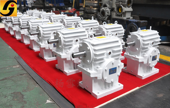 減速機,減速器,蝸輪蝸桿減速機,蝸輪蝸桿副,蝸輪減速機,蝸桿減速機,平面二次包絡(luò)減速機,包絡(luò)減速機,非標減速機,減速機型號,RV精密減速機,雙導(dǎo)程精密蝸輪蝸桿副,微型減速機,礦山用減速機,鋼廠專用減速機,硬齒面減速機,立式減速機,臥式減速機,圓弧齒蝸輪蝸桿減速機,切紙機專用減速機,輪胎定型硫化機,金宇減速機