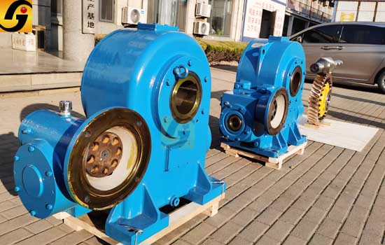 平面二次包絡減速機