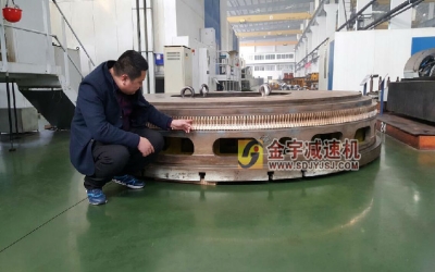 特大4米精密雙導程蝸輪竣工—德州金宇又創造行業業績