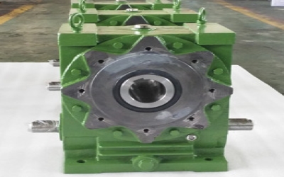 蝸輪蝸桿減速機(jī)安裝完畢后的潤滑問題分析