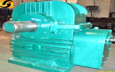 圓弧圓柱雙級蝸桿及齒輪減速機(jī)