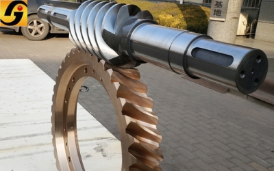 平面二次包絡立式減速機的優點