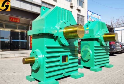 立式焊接鋼殼體TPU500平面二次包絡減速機