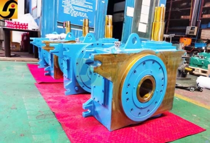 非標(biāo)定制平面二次包絡(luò)減速機中心距250