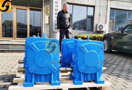 WPA155-30平面二次包絡(luò)減速機應(yīng)用到汽車軋輥線上面