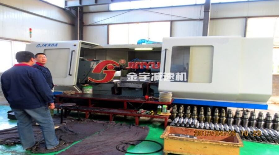 大型包絡數控專機，可加工中心距800mm